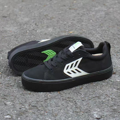 Cariuma Catiba Pro Low - Black Suede/Canvas Ivory
