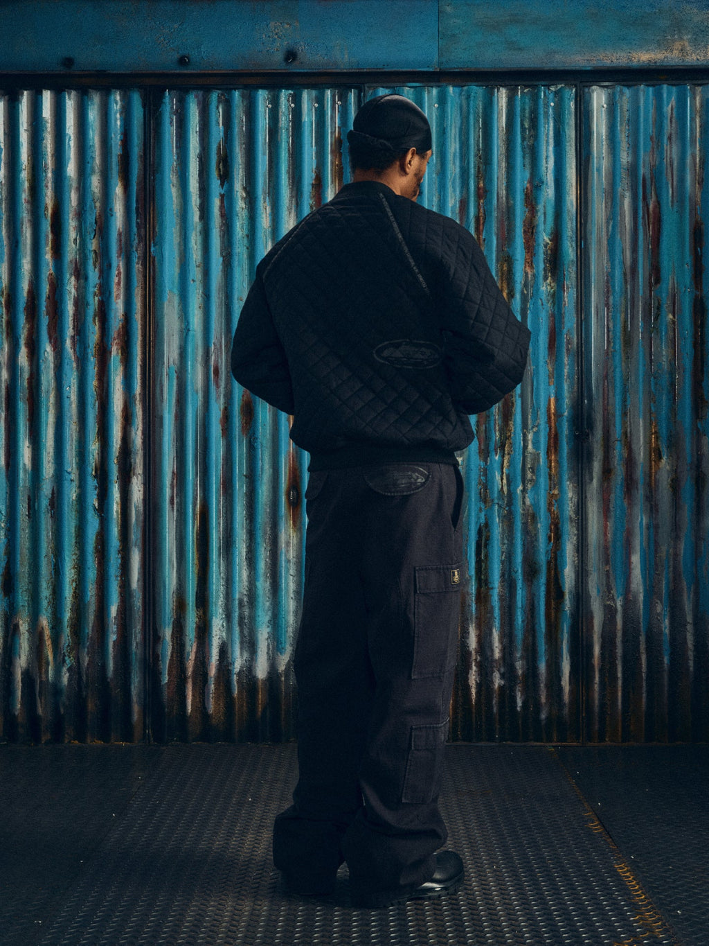QUILTED EXCHANGE BOMBER [BLACK]